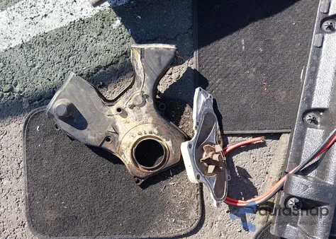 2004 Saturn Vue V6 z USA, uszkodzony, nr VIN 5GZCZ63414S861653